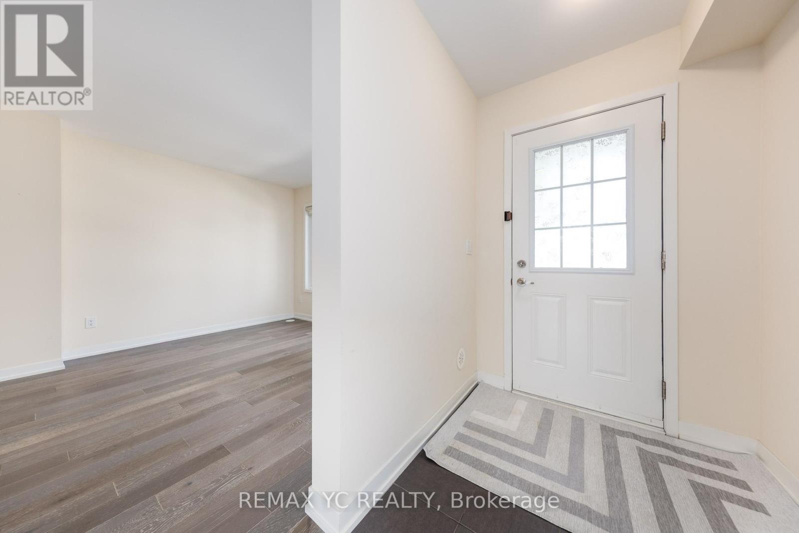 37 Torah Gate, Vaughan (Patterson), Ontario  L6A 4Y4 - Photo 6 - N12412810