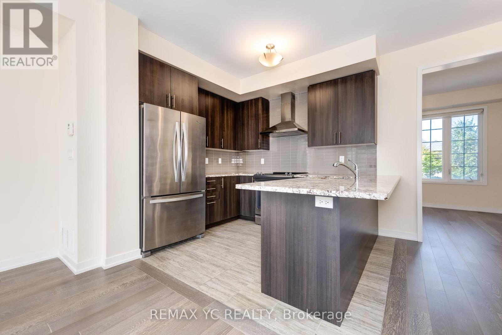 37 Torah Gate, Vaughan (Patterson), Ontario  L6A 4Y4 - Photo 11 - N12412810
