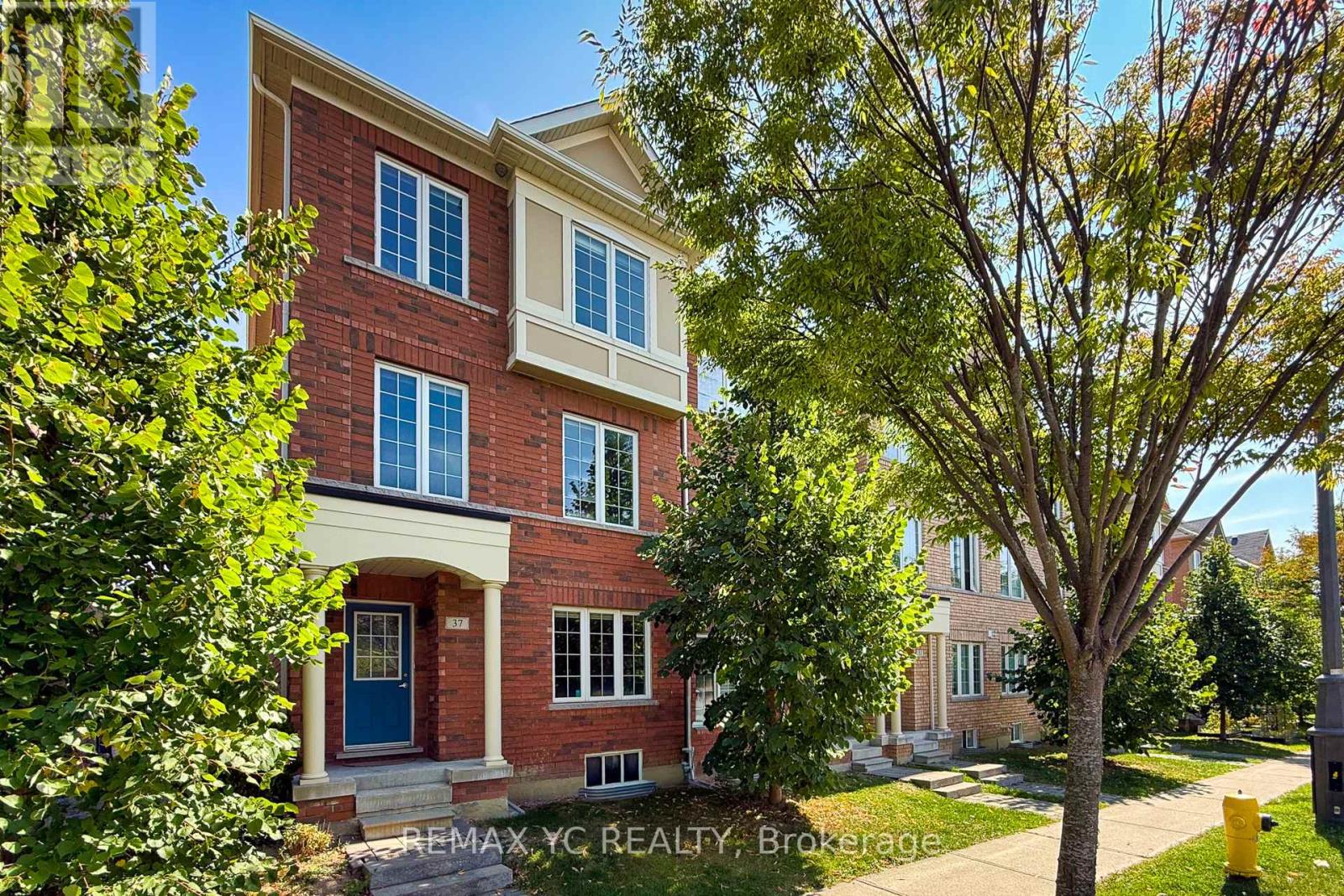 37 Torah Gate, Vaughan (Patterson), Ontario  L6A 4Y4 - Photo 32 - N12412810