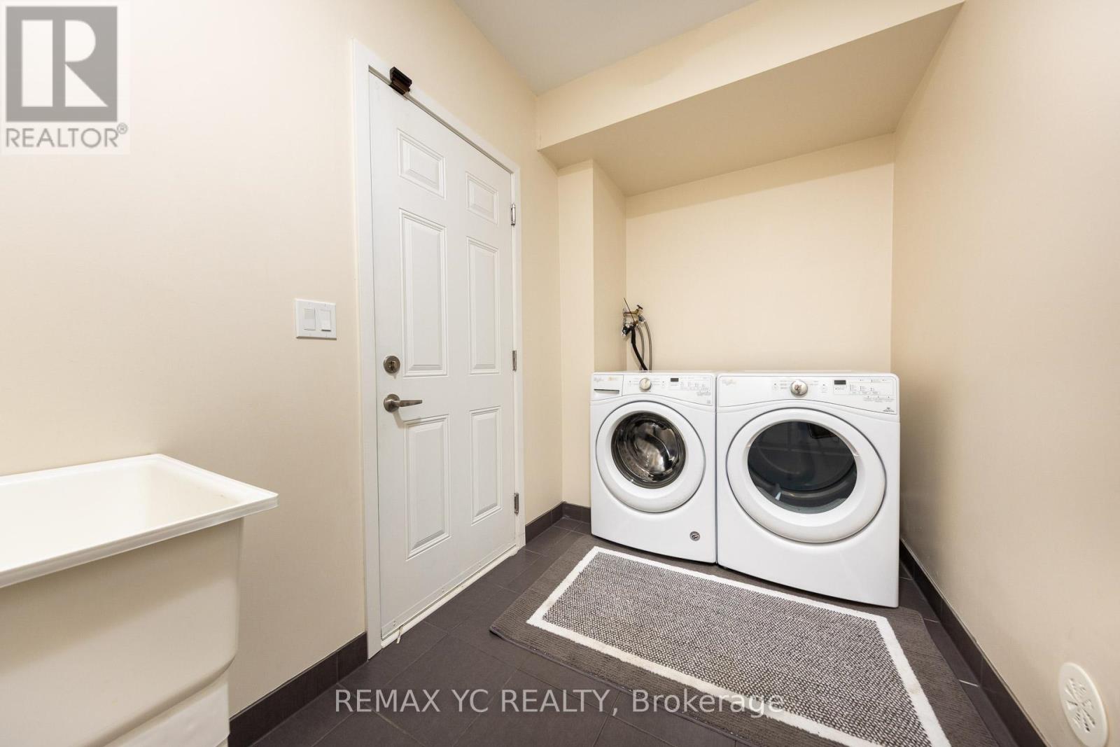 37 Torah Gate, Vaughan (Patterson), Ontario  L6A 4Y4 - Photo 7 - N12412810