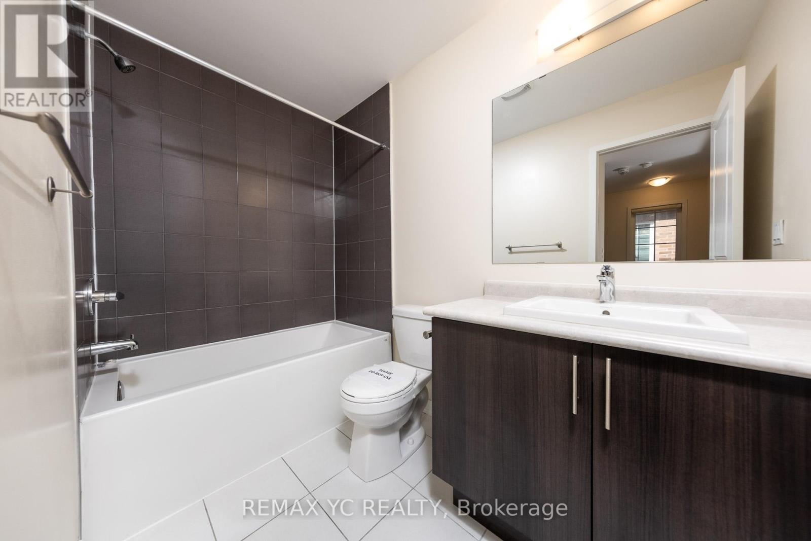 37 Torah Gate, Vaughan (Patterson), Ontario  L6A 4Y4 - Photo 25 - N12412810