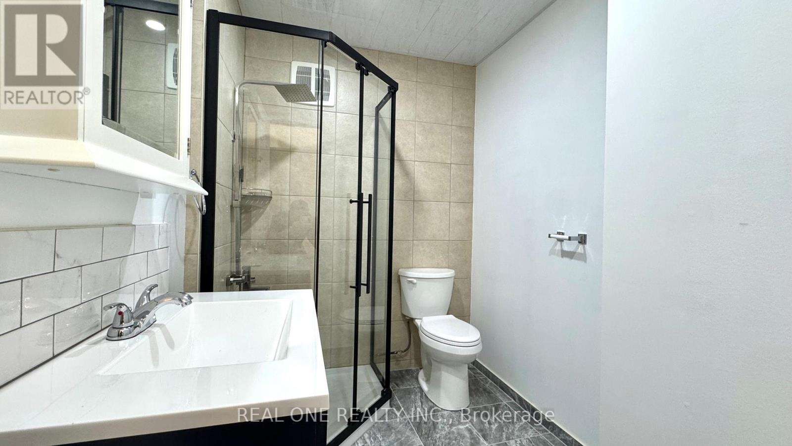 Upper Level Unit 1 - 56 Skylark Drive, Hamilton, Ontario  L9A 4Y3 - Photo 13 - X12371787