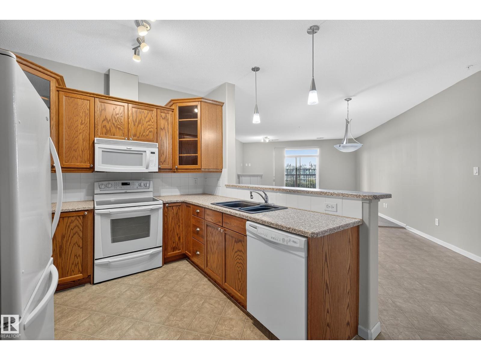 #112 2503 Hanna Cr Nw, Edmonton, Alberta  T6R 0H1 - Photo 4 - E4458338