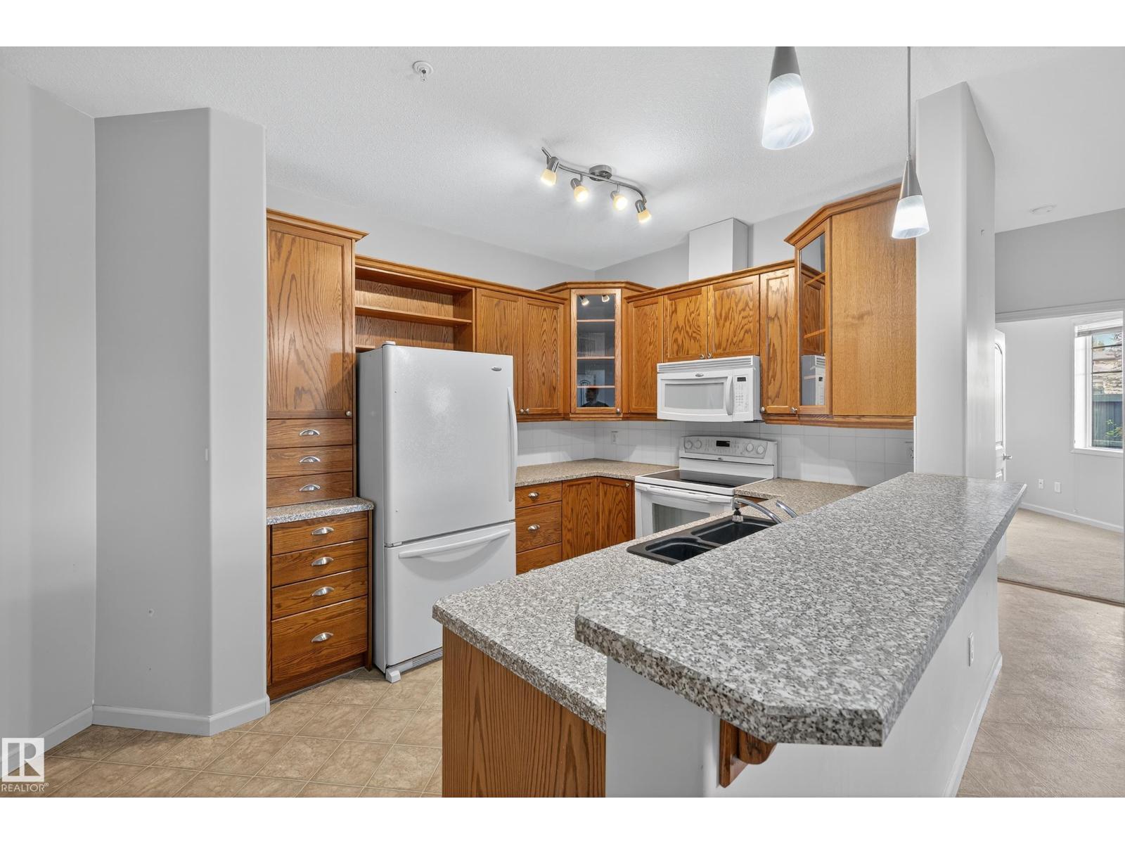 #112 2503 Hanna Cr Nw, Edmonton, Alberta  T6R 0H1 - Photo 3 - E4458338
