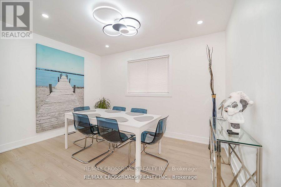 7118 Yonge Street, Innisfil, Ontario  L9S 4P3 - Photo 17 - N12413680