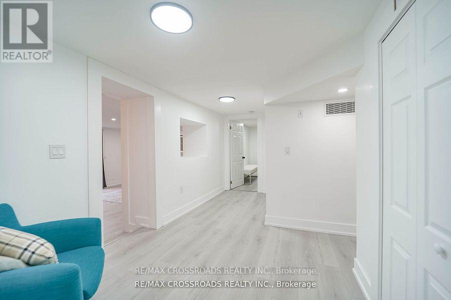 7118 Yonge Street, Innisfil, Ontario  L9S 4P3 - Photo 35 - N12413680