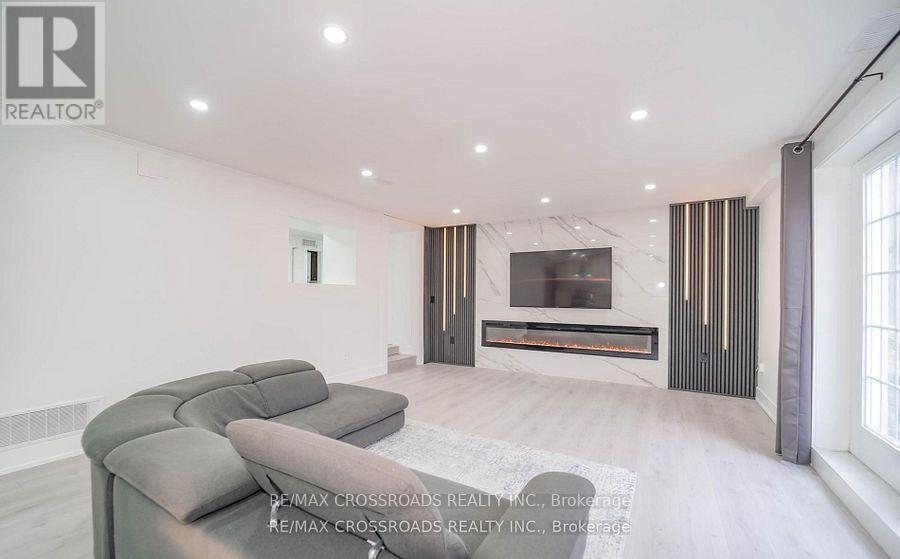 7118 Yonge Street, Innisfil, Ontario  L9S 4P3 - Photo 45 - N12413680