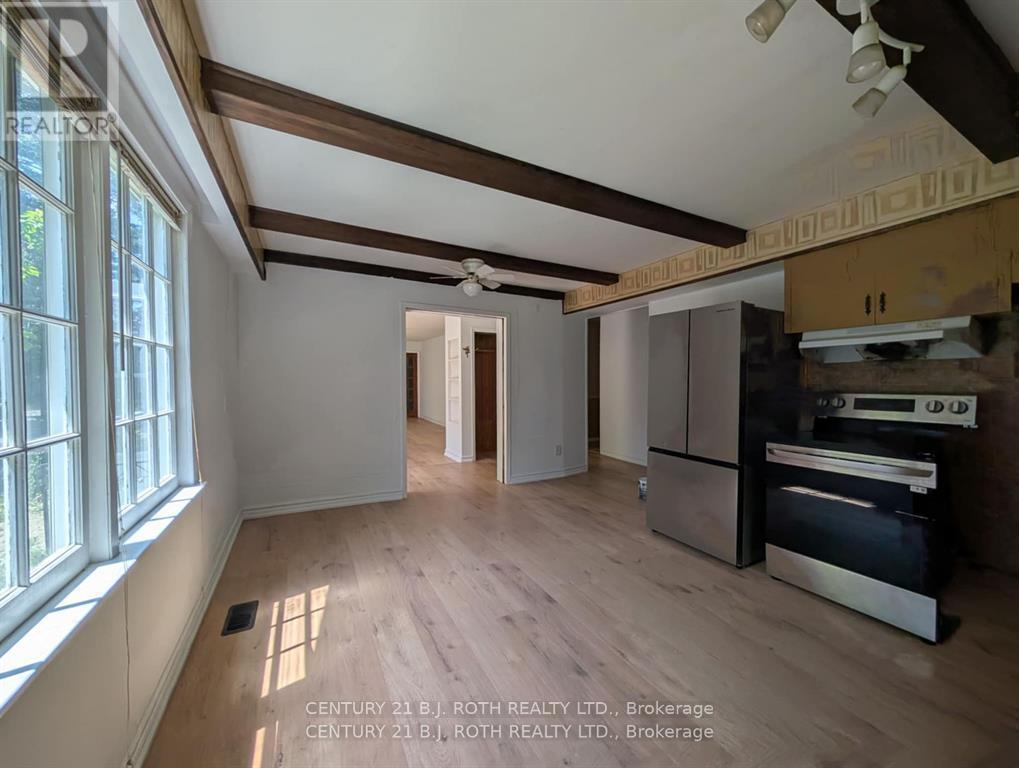 890 Lebanon Drive, Innisfil, Ontario  L9S 2C4 - Photo 9 - N12413683