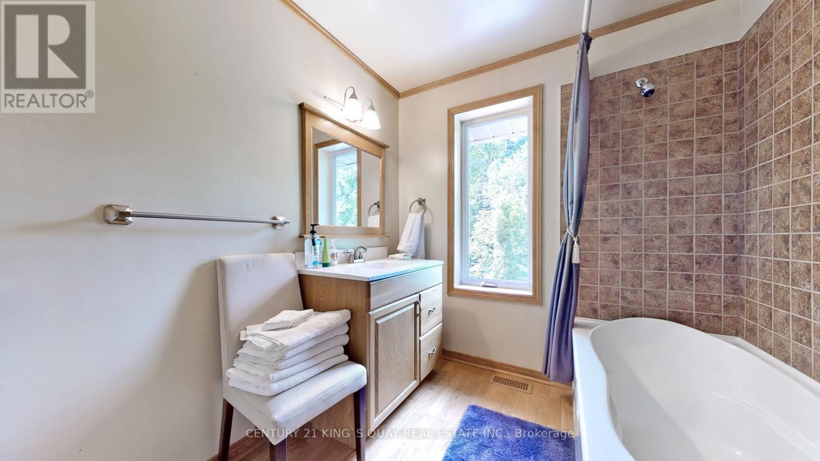 1116 Northshore Drive, Innisfil (Gilford), Ontario  L0L 1R0 - Photo 13 - N12413685
