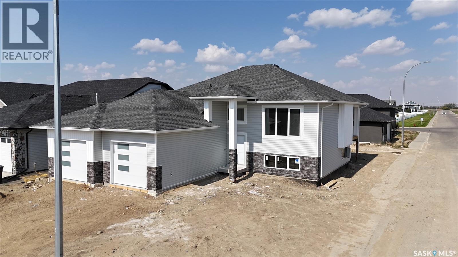 501 Jones Crescent, Warman, Saskatchewan  S0K 4S4 - Photo 2 - SK017947