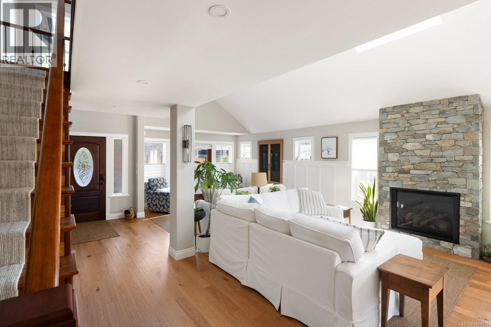 101 Gibraltar Bay Dr, View Royal, British Columbia  V9B 6H6 - Photo 15 - 1013935