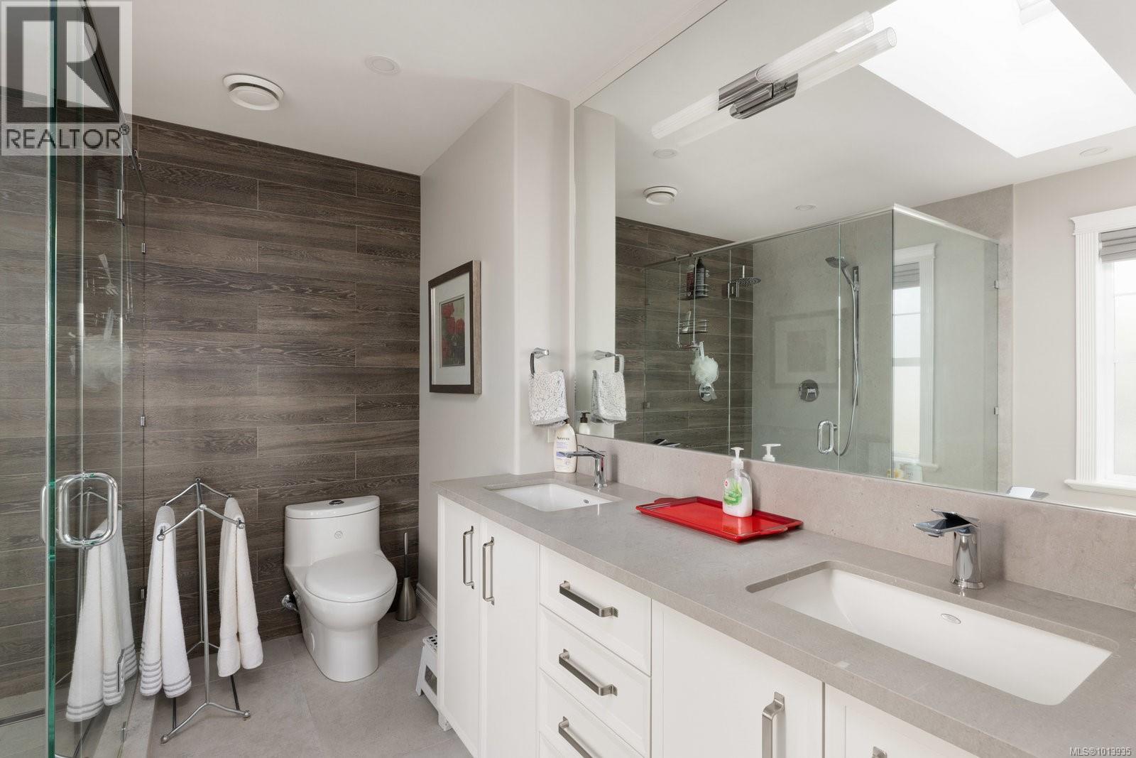 101 Gibraltar Bay Dr, View Royal, British Columbia  V9B 6H6 - Photo 20 - 1013935