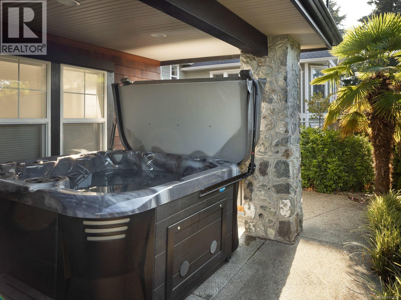 101 Gibraltar Bay Dr, View Royal, British Columbia  V9B 6H6 - Photo 38 - 1013935