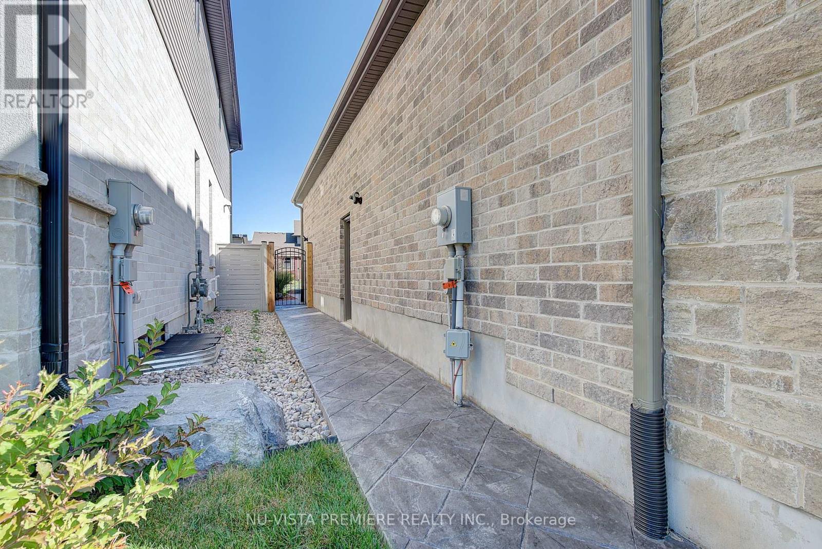 7442 Silver Creek Crescent, London South, Ontario  N6P 0G6 - Photo 49 - X12413782
