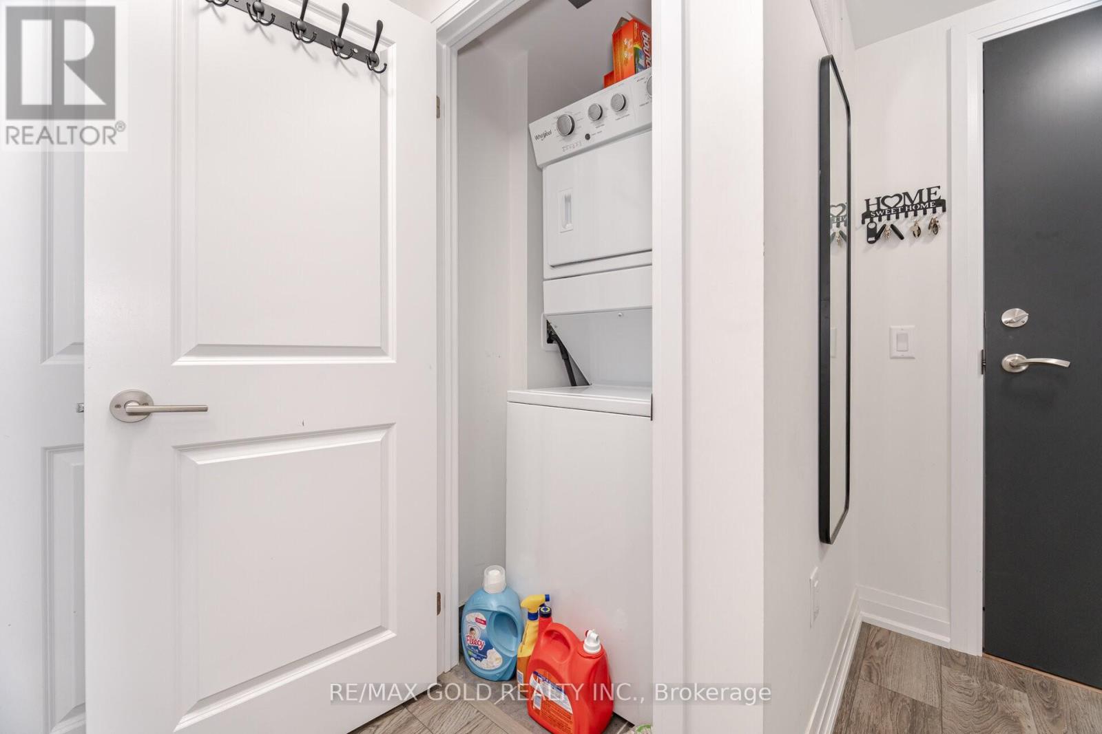 113 - 95 Attmar Drive, Brampton, Ontario  L6P 0Y6 - Photo 11 - W12413676