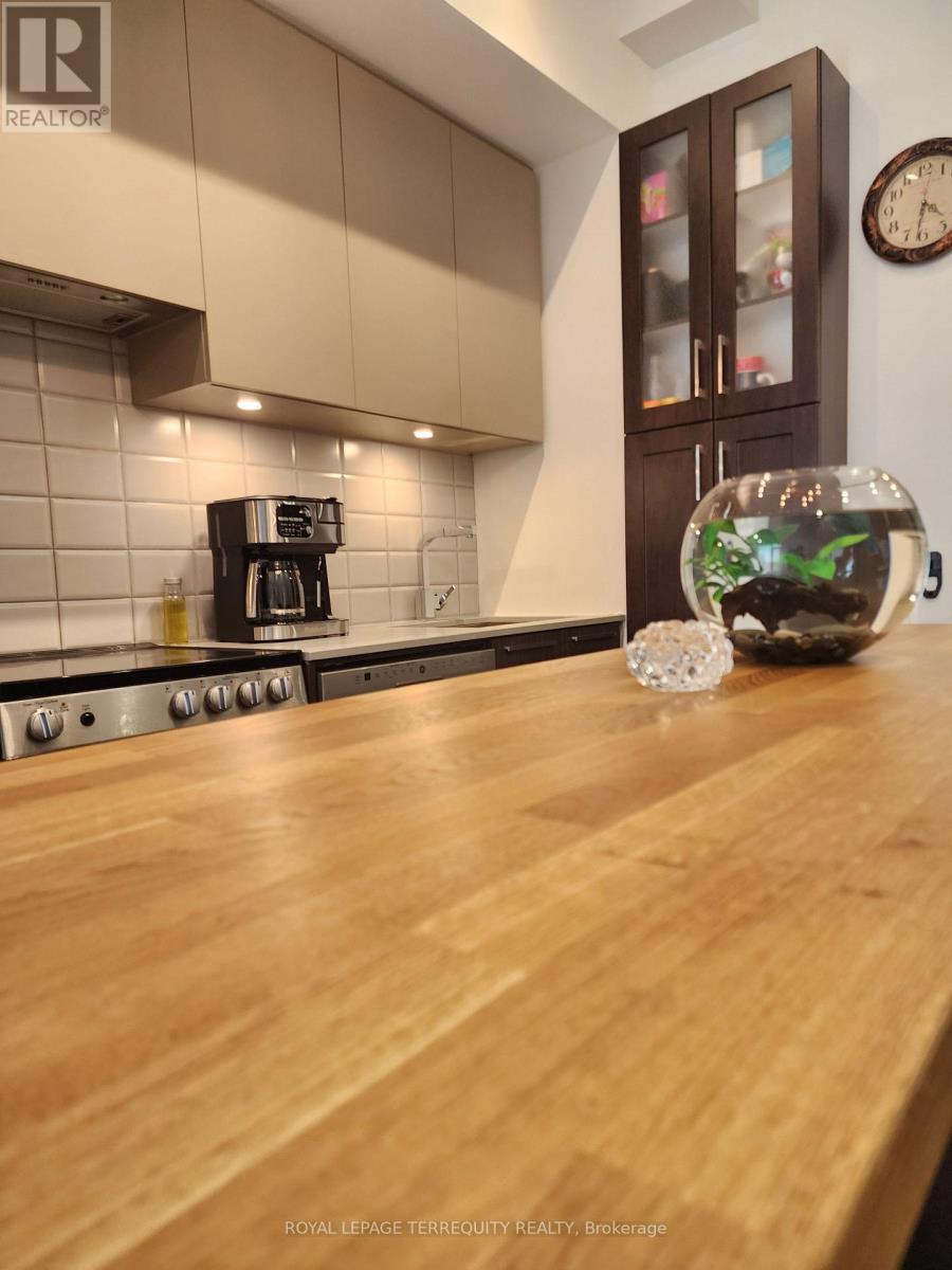 610 - 4208 Dundas Street, Toronto, Ontario  M8X 0B1 - Photo 8 - W12413703