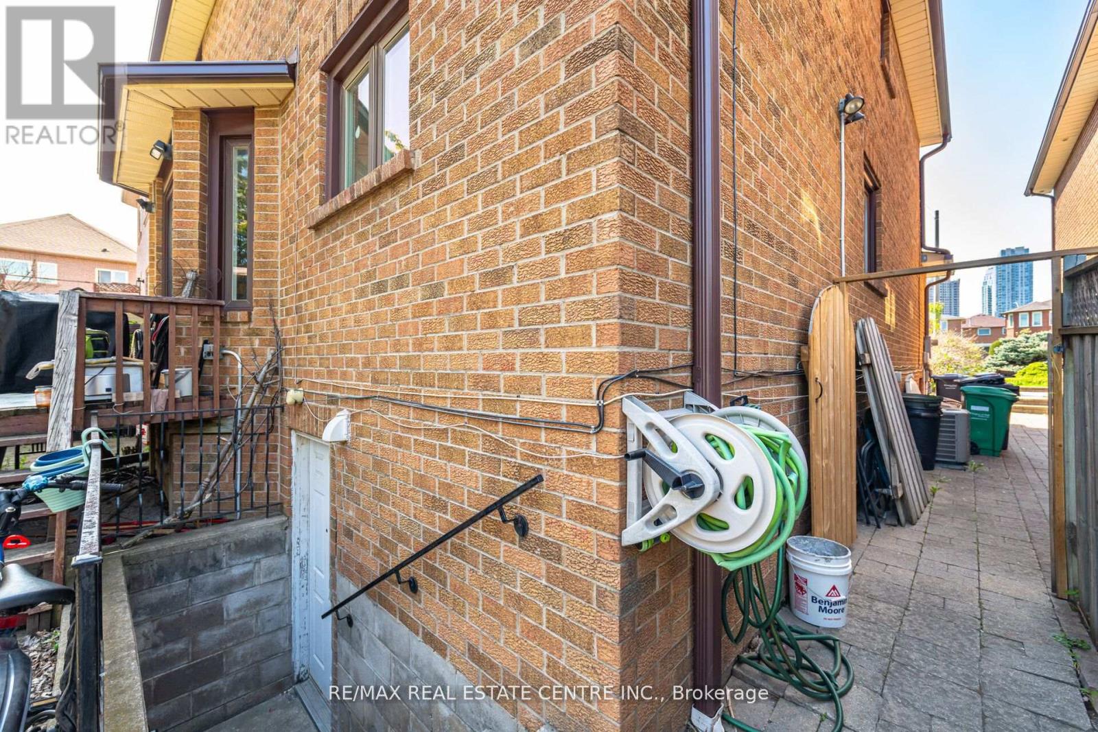 262 Boxmoor Place, Mississauga, Ontario  L5B 3L4 - Photo 38 - W12413733