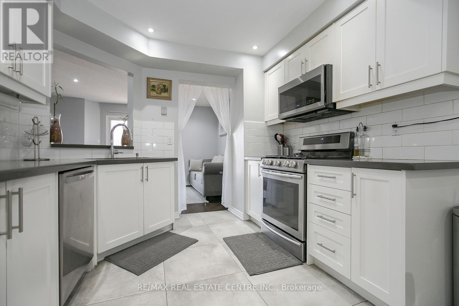 5600 Cortina Crescent, Mississauga, Ontario  L4Z 3R3 - Photo 10 - W12413740