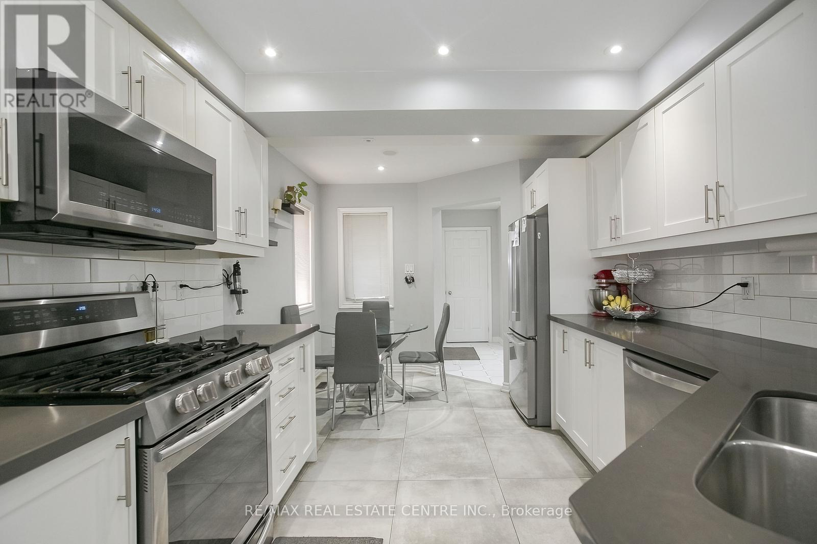 5600 Cortina Crescent, Mississauga, Ontario  L4Z 3R3 - Photo 11 - W12413740