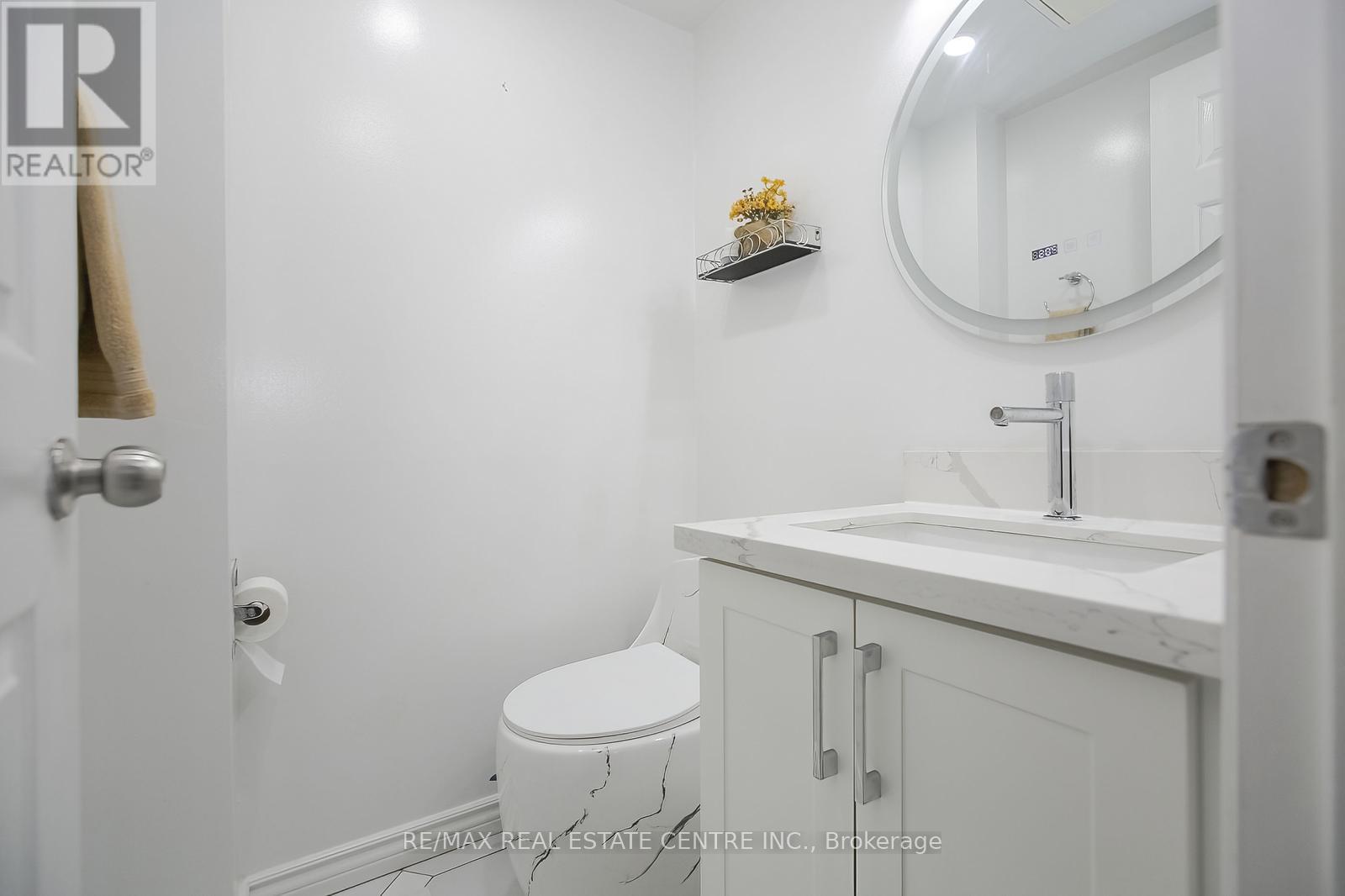 5600 Cortina Crescent, Mississauga, Ontario  L4Z 3R3 - Photo 12 - W12413740