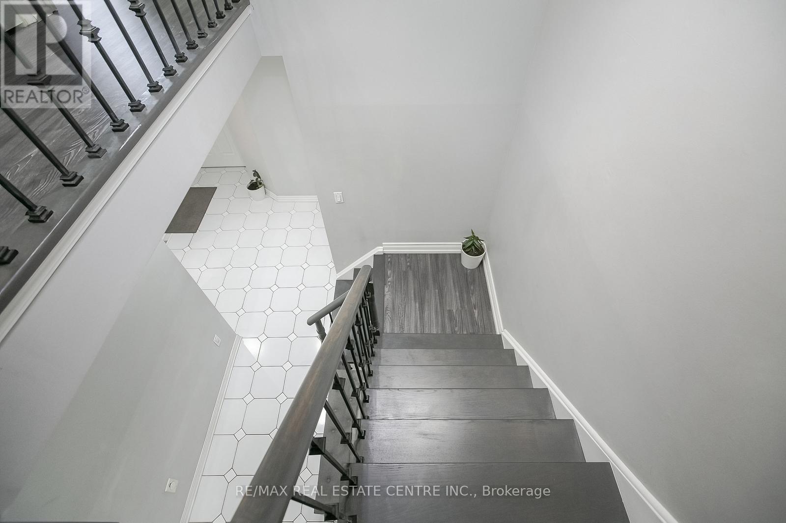 5600 Cortina Crescent, Mississauga, Ontario  L4Z 3R3 - Photo 13 - W12413740