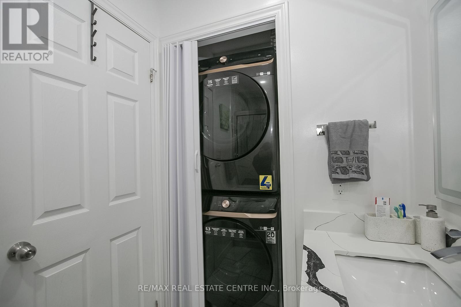 5600 Cortina Crescent, Mississauga, Ontario  L4Z 3R3 - Photo 21 - W12413740