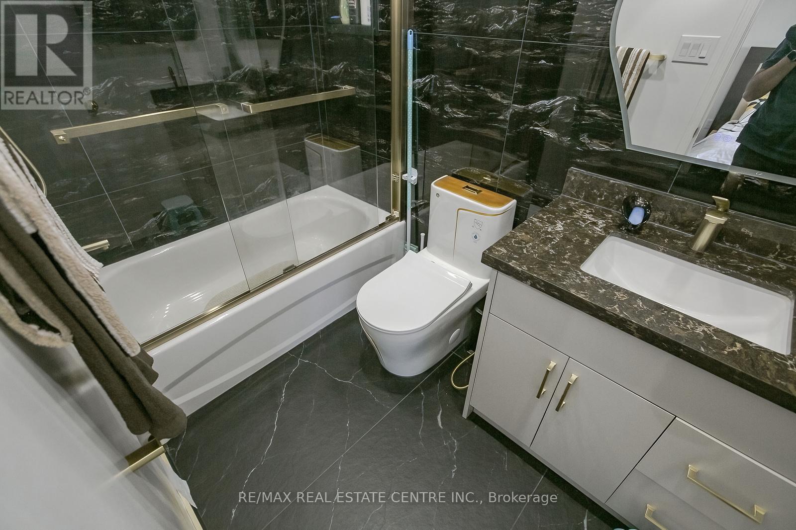 5600 Cortina Crescent, Mississauga, Ontario  L4Z 3R3 - Photo 26 - W12413740