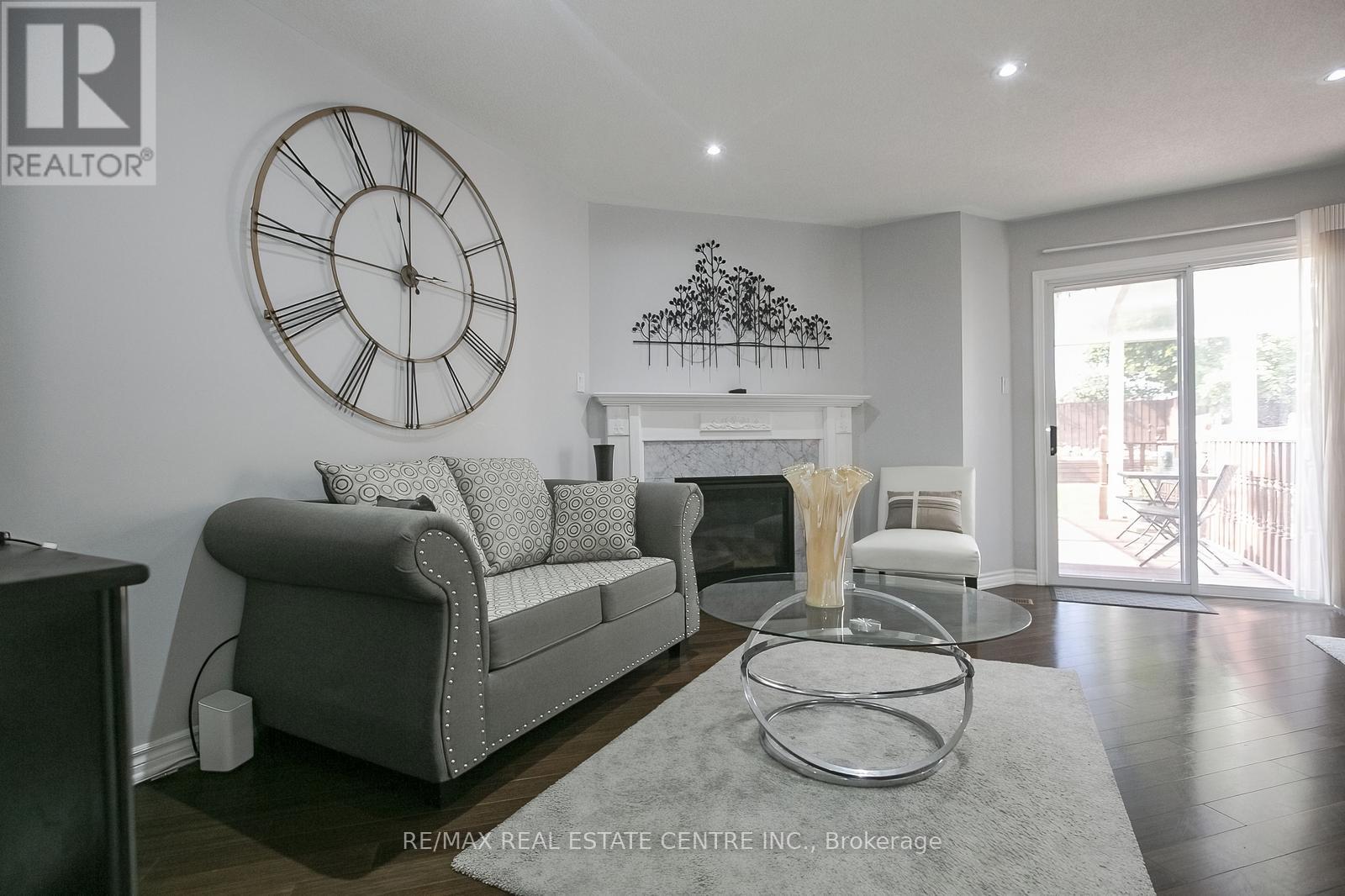5600 Cortina Crescent, Mississauga, Ontario  L4Z 3R3 - Photo 5 - W12413740