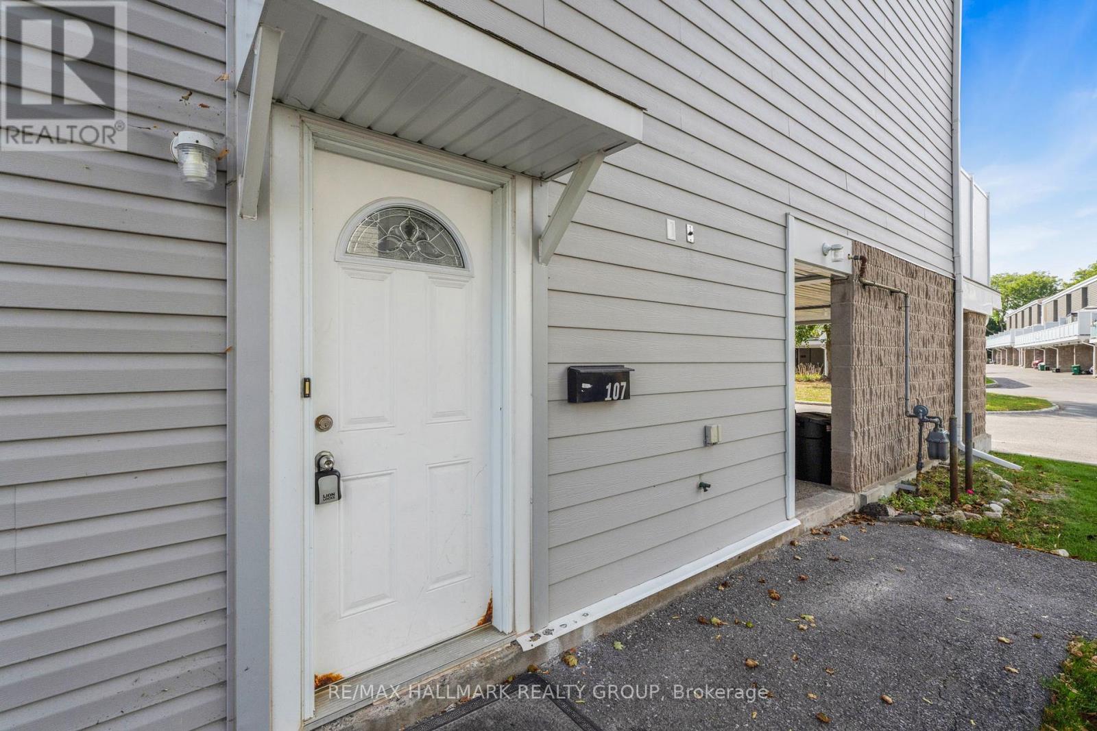 107 - 3445 Uplands Drive, Ottawa, Ontario  K1V 9N5 - Photo 4 - X12413773