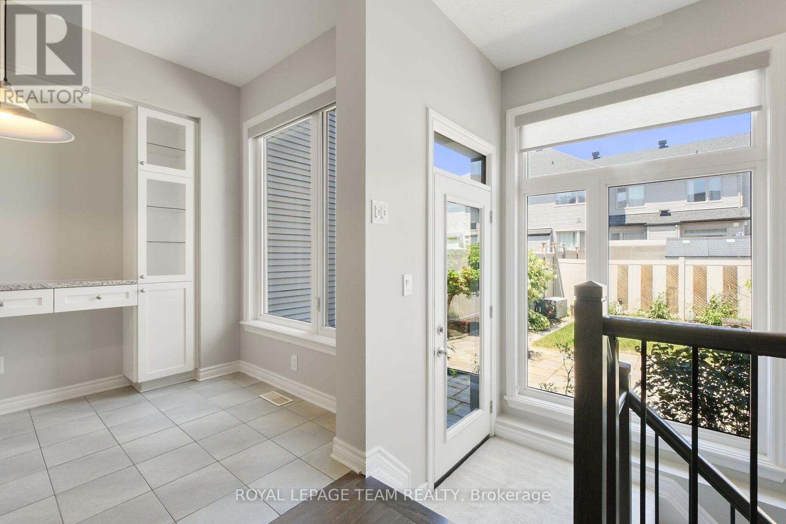 273 Shinleaf Crescent, Ottawa, Ontario  K1W 0J2 - Photo 14 - X12413775