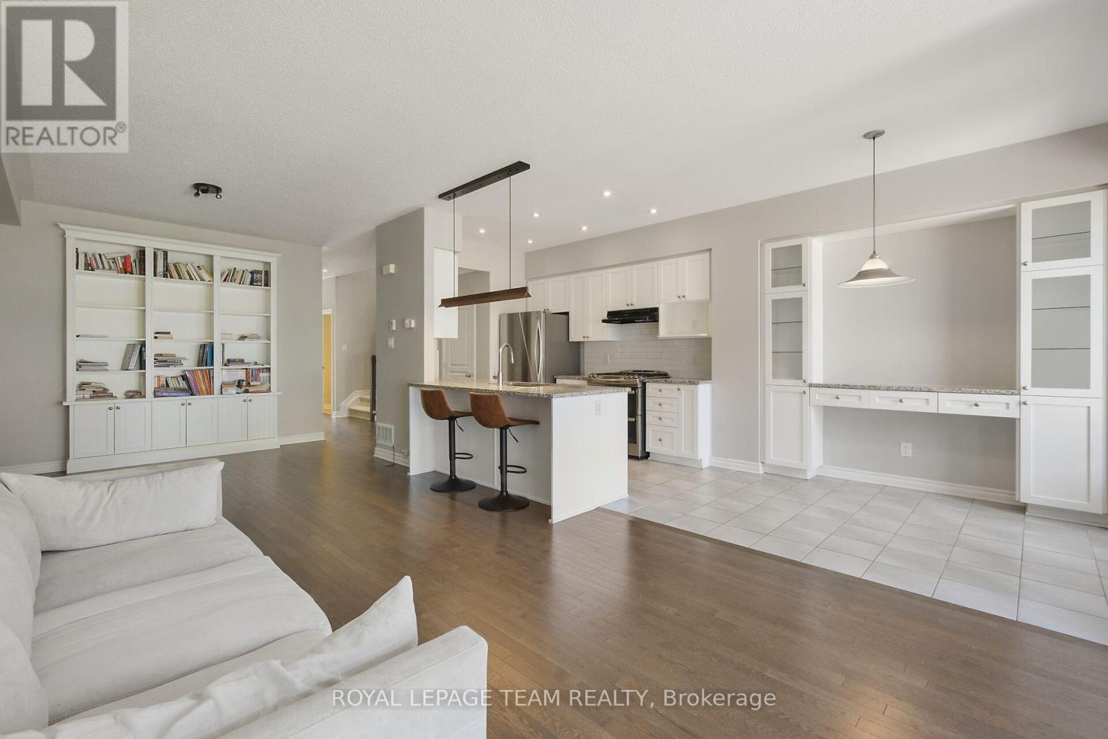 273 Shinleaf Crescent, Ottawa, Ontario  K1W 0J2 - Photo 16 - X12413775
