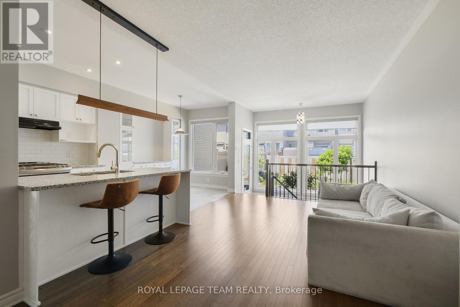 273 Shinleaf Crescent, Ottawa, Ontario  K1W 0J2 - Photo 18 - X12413775