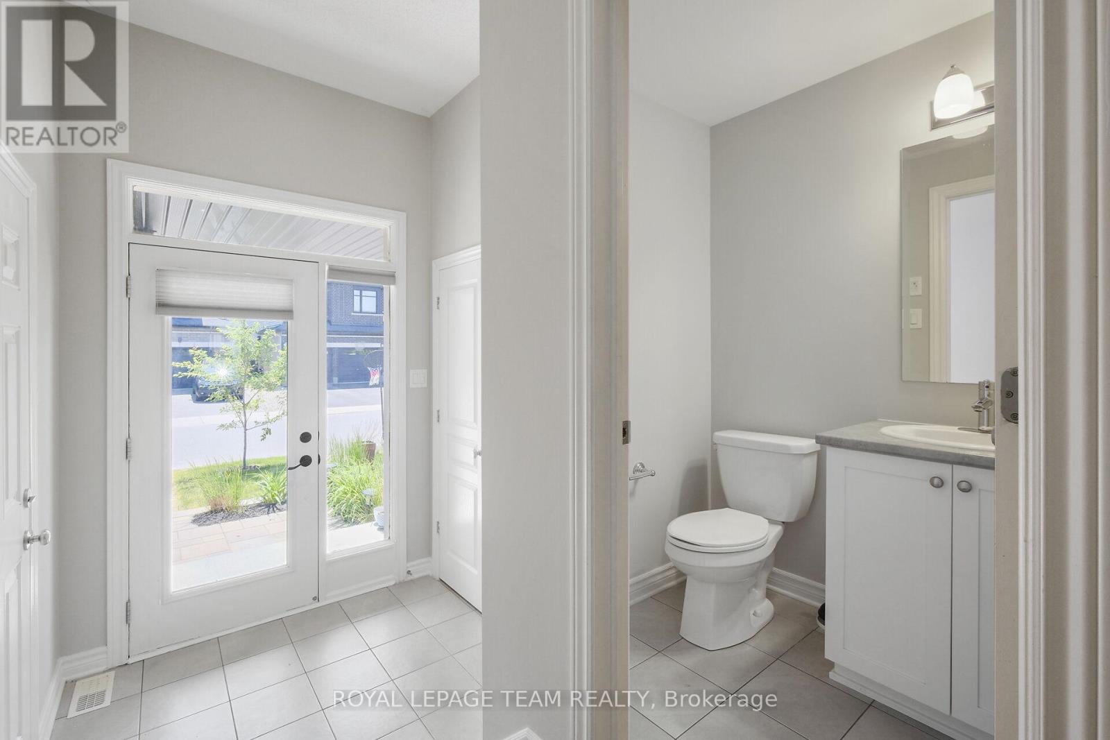 273 Shinleaf Crescent, Ottawa, Ontario  K1W 0J2 - Photo 4 - X12413775
