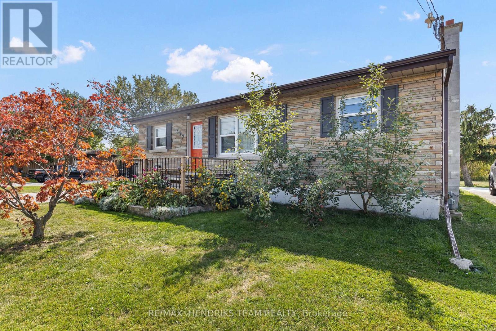 327 St George Street, Welland, Ontario  L3C 5P6 - Photo 4 - X12413772