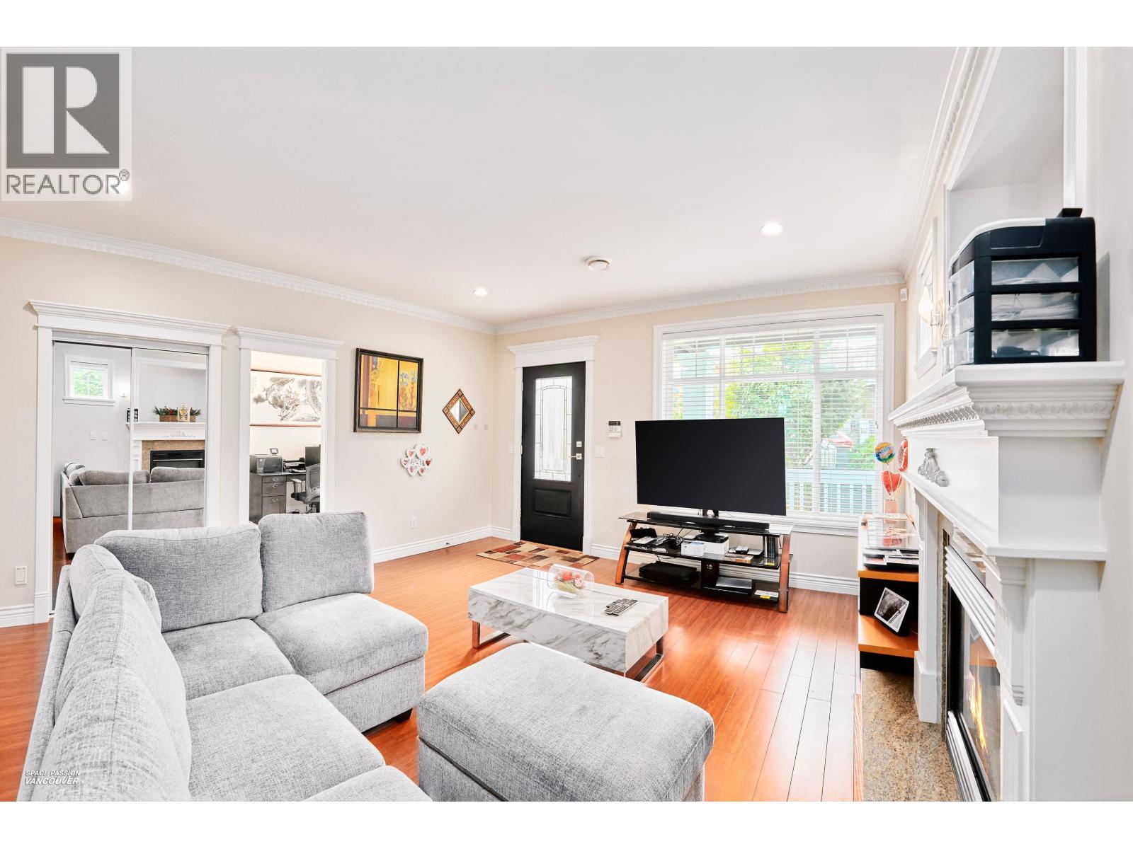 3937 Elmwood Street, Burnaby, British Columbia  V5G 1R9 - Photo 3 - R3049806