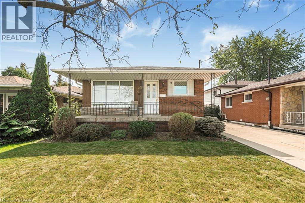 23 TYRONE Drive, Hamilton, Ontario