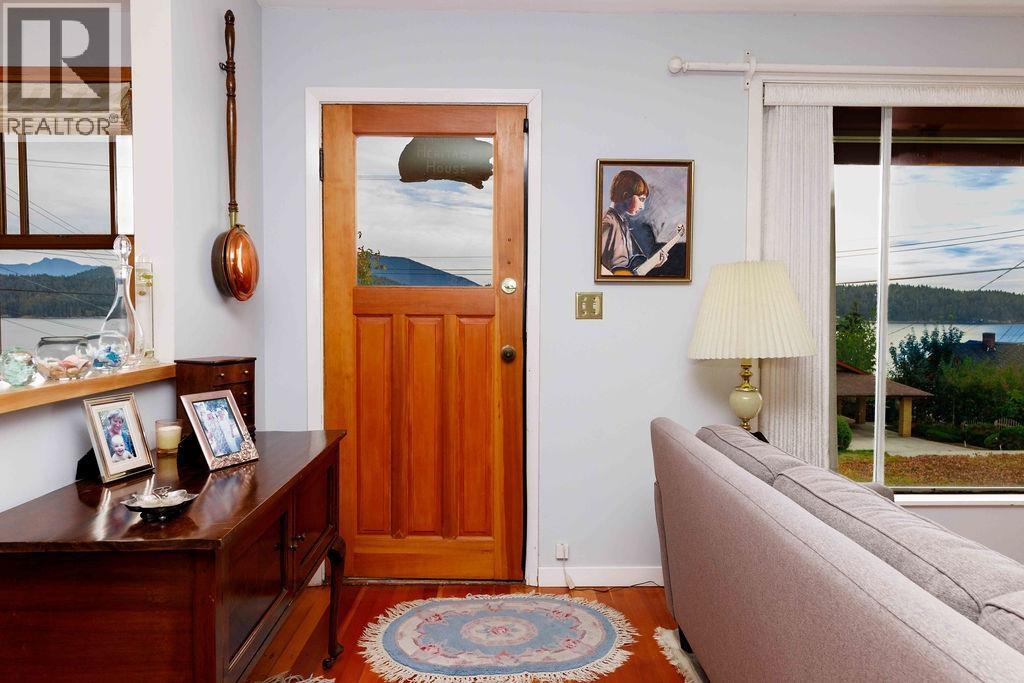 589 Seaview Road, Gibsons, British Columbia  V0N 1V9 - Photo 19 - R3049847