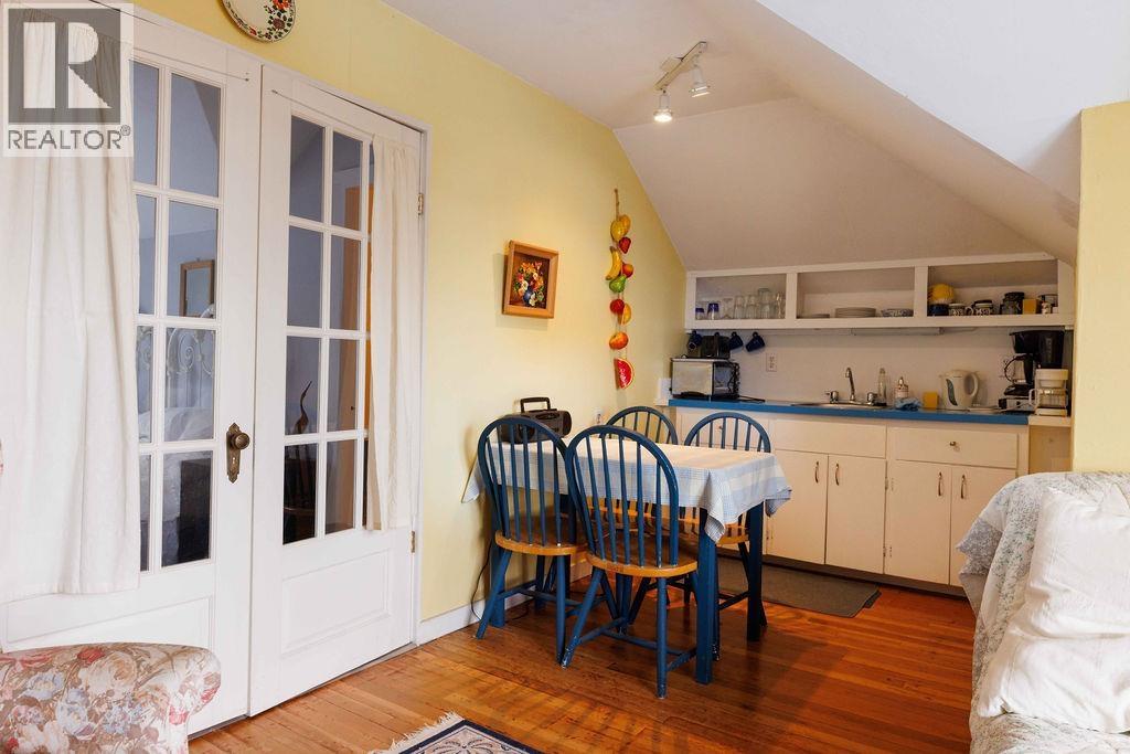 589 Seaview Road, Gibsons, British Columbia  V0N 1V9 - Photo 30 - R3049847