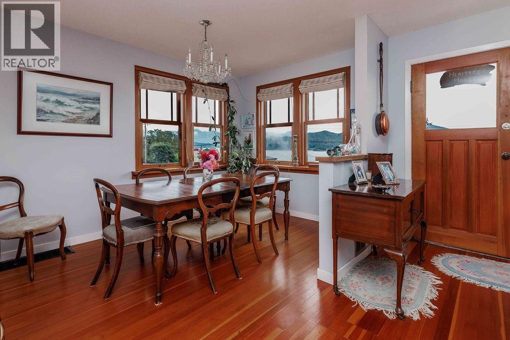 589 Seaview Road, Gibsons, British Columbia  V0N 1V9 - Photo 6 - R3049847