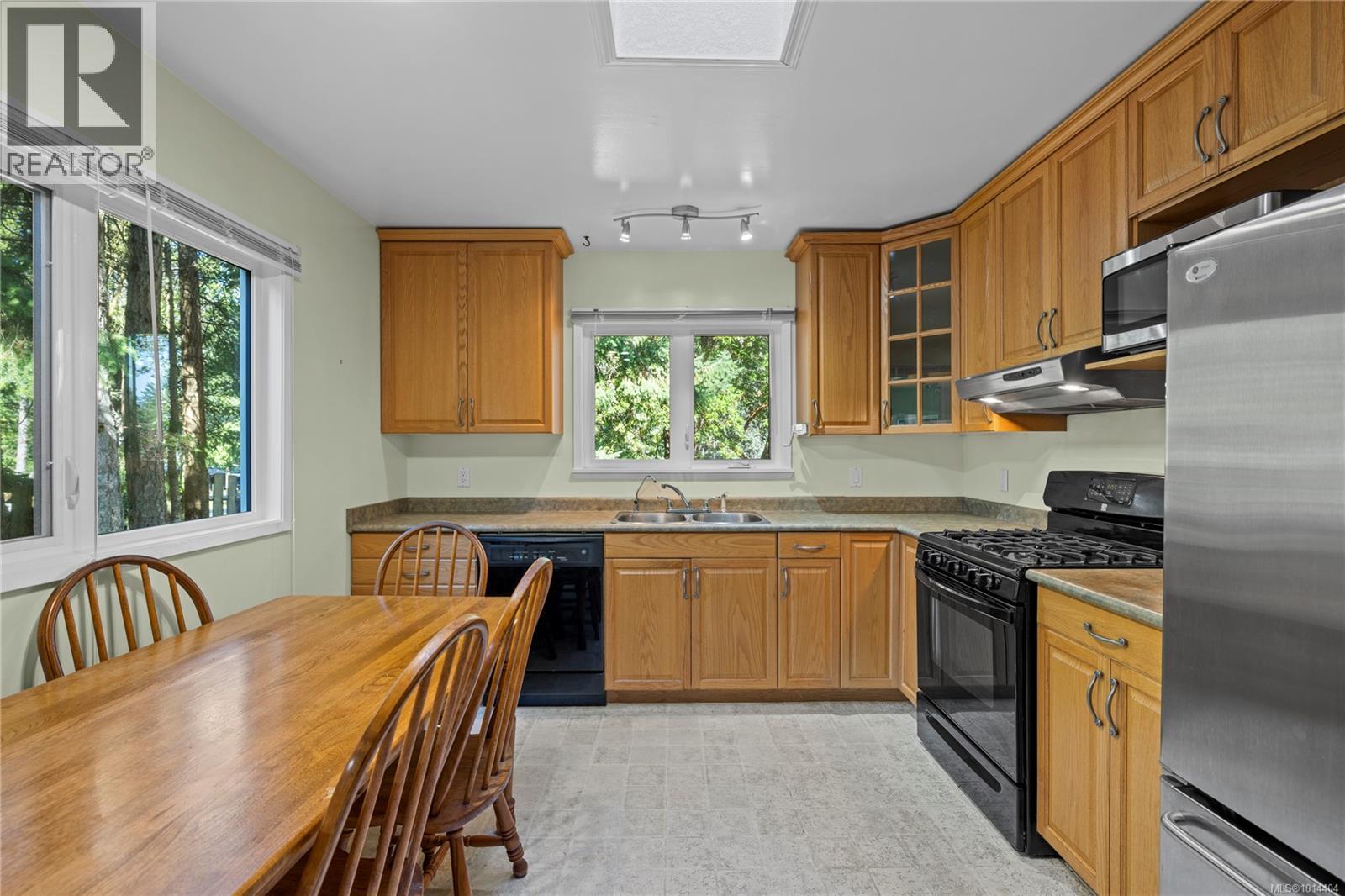 502 Quatna Rd, Qualicum Beach, British Columbia  V9K 1B4 - Photo 11 - 1014404