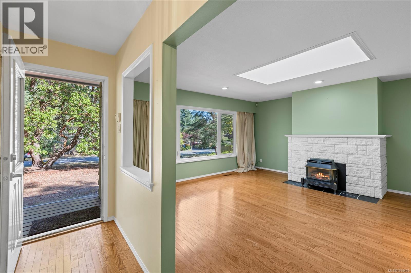 502 Quatna Rd, Qualicum Beach, British Columbia  V9K 1B4 - Photo 6 - 1014404