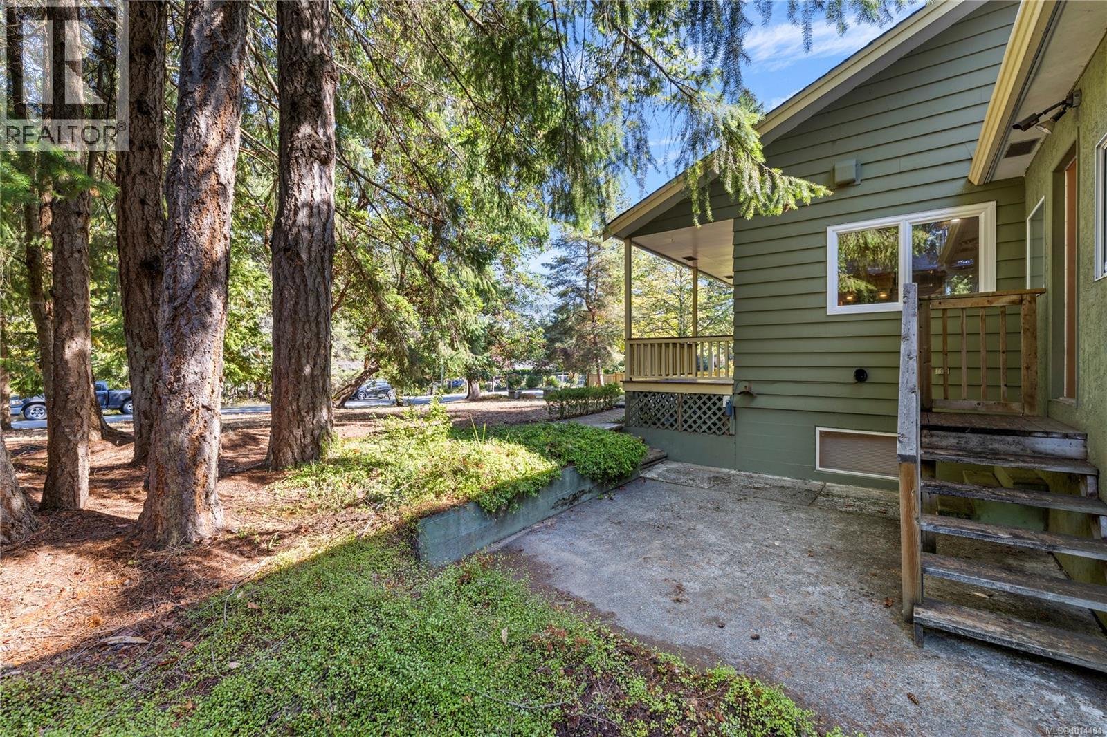 502 Quatna Rd, Qualicum Beach, British Columbia  V9K 1B4 - Photo 35 - 1014404