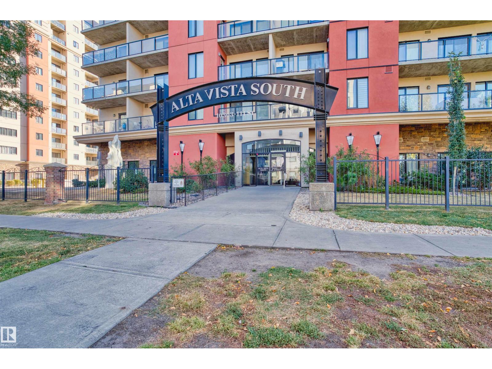 #802 10303 111 St Nw, Edmonton, Alberta  T5K 0C6 - Photo 3 - E4458434