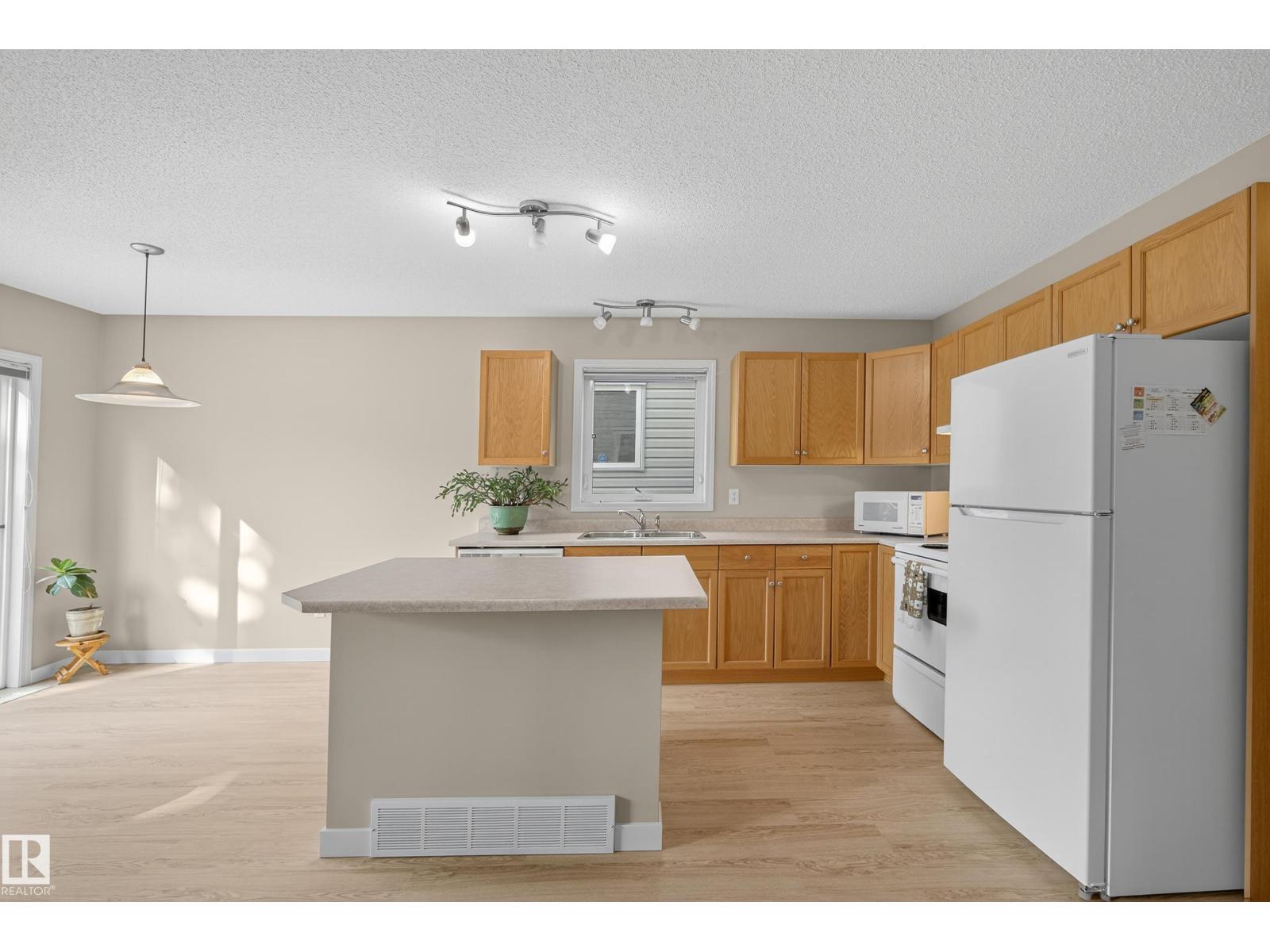 #64 2021 Grantham Ct Nw, Edmonton, Alberta  T5T 6V7 - Photo 17 - E4458435