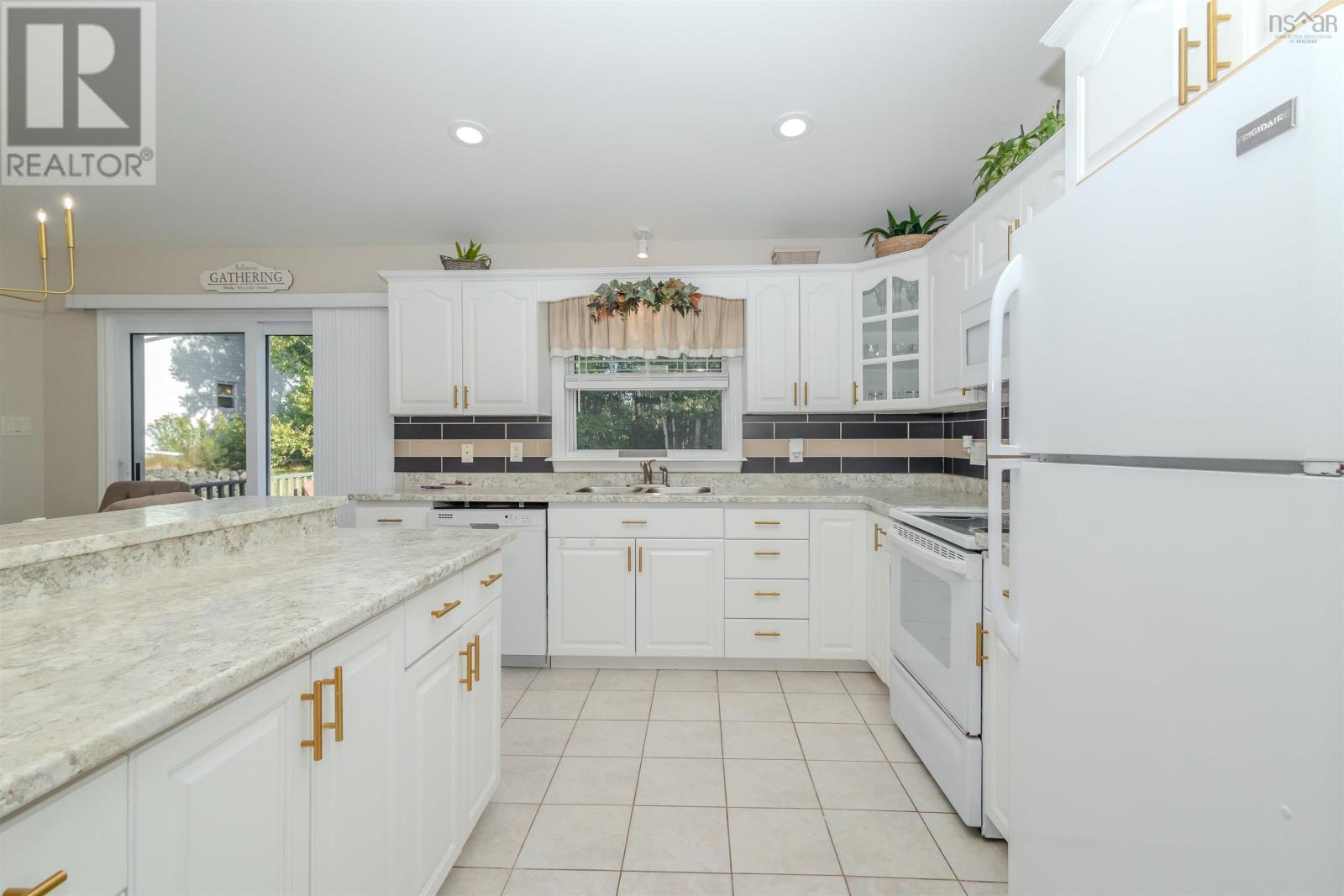63 Mae Avenue, Sydney Mines, Nova Scotia  B1V 3K8 - Photo 7 - 202523535