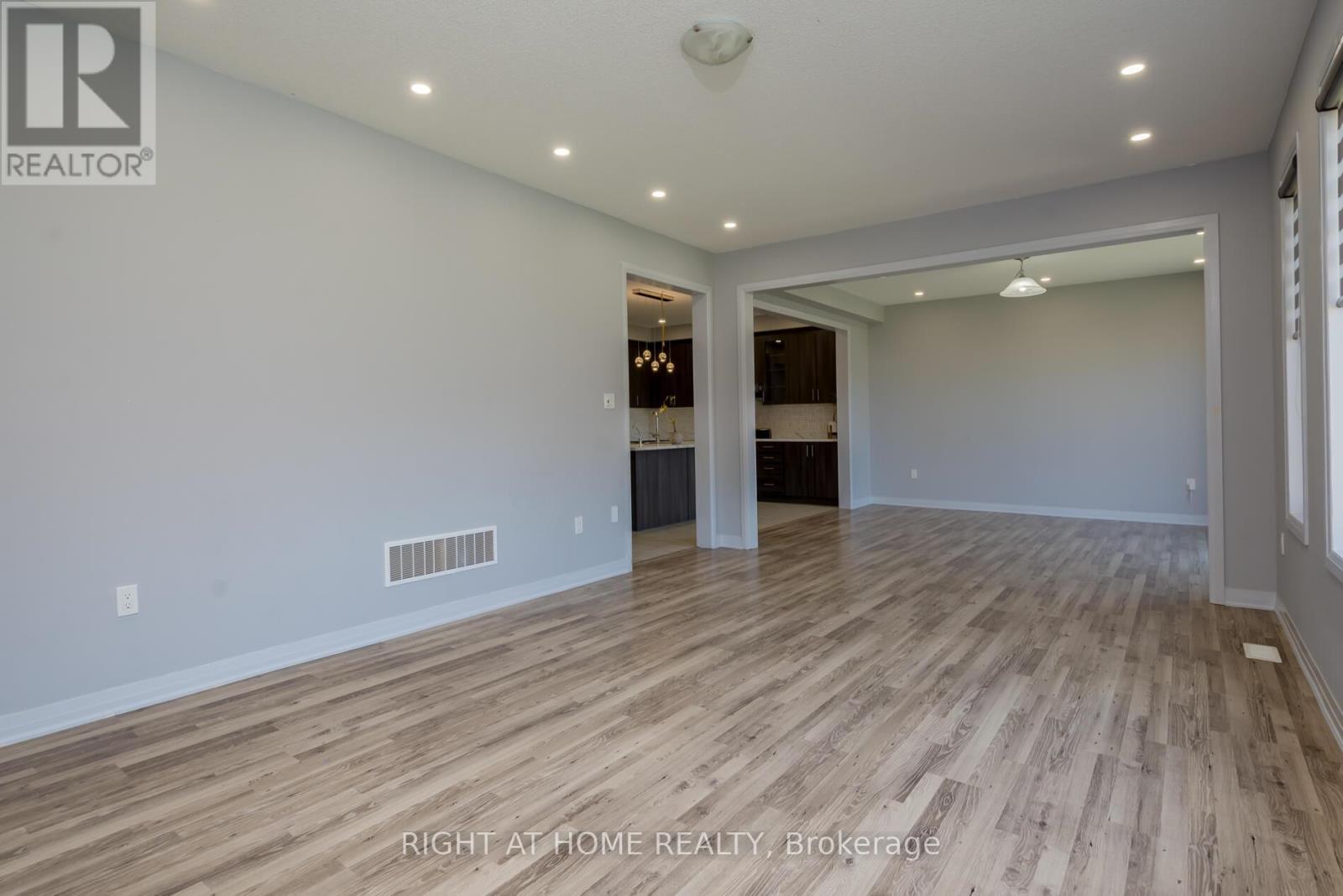 142 Martin Trail, New Tecumseth, Ontario  L0G 1W0 - Photo 18 - N12413766