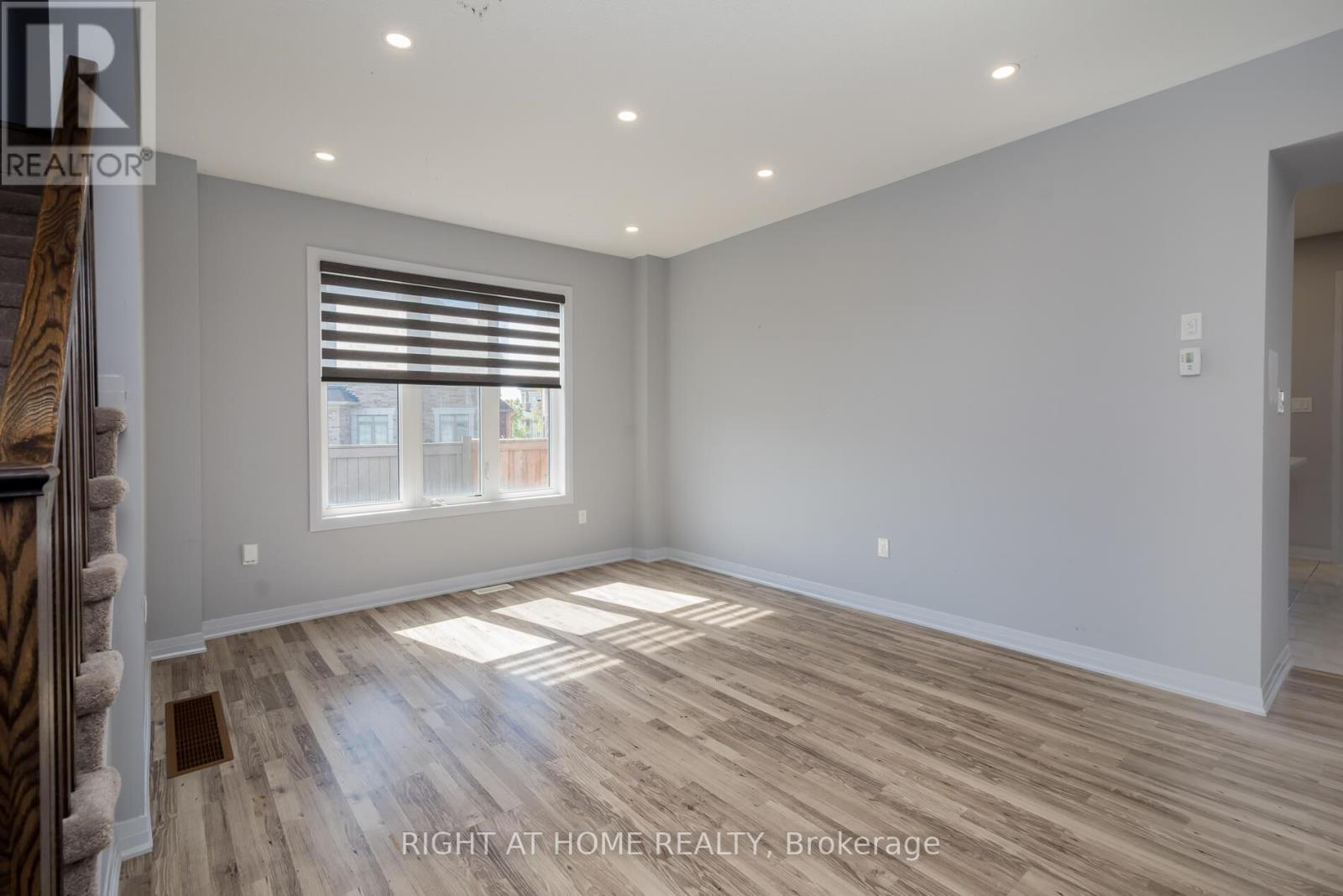 142 Martin Trail, New Tecumseth, Ontario  L0G 1W0 - Photo 6 - N12413766