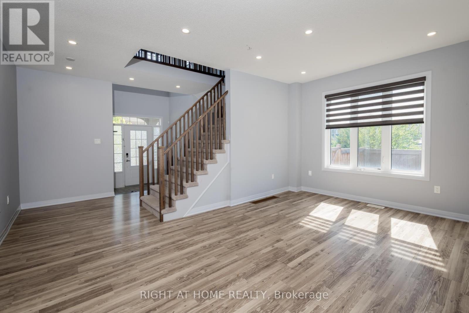142 Martin Trail, New Tecumseth, Ontario  L0G 1W0 - Photo 7 - N12413766