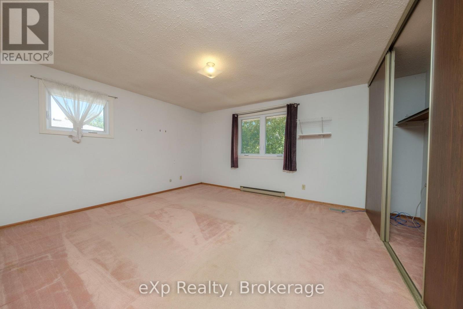 526 Thede Drive, Saugeen Shores, Ontario  N0H 2C4 - Photo 10 - X12413826