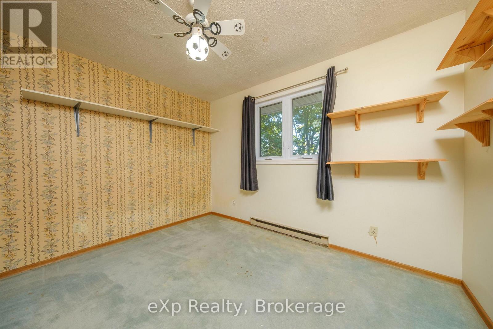 526 Thede Drive, Saugeen Shores, Ontario  N0H 2C4 - Photo 12 - X12413826